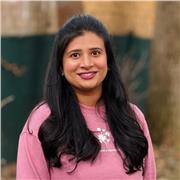 Englisch lehrerin für Englisch unterricht für Grundschul kinder