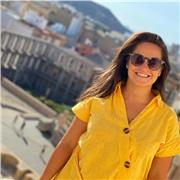 Me defino como una persona comprometida, empática y con vocación docente. Disfruto acompañando a los niños y niñas en su enseñanza