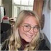 Étudiante en bac +3 ayant passé un bac S mention bien