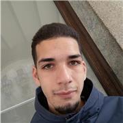 Soy un joven apasionado que enseña español con dedicación y entusiasmo para lograr resultados efectivos y una buena comunicación.