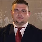 Docente di musica, appassionato di materie letterarie, con vari corsi di perfezionamento, impartisce lezioni di Italiano storia geografia musica arte