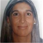 profesora graduada en letras en la universidad con experiencia