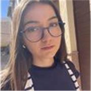 ¡Hola! Soy Ángela, estudiante apasionada por los idiomas. Ofrezco clases particulares de inglés para cualquier persona interesada.