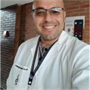 Licenciado en música con experiencia en varios instrumentos