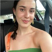 Soy universitaria y ofrezco clases particulares para niños y niñas de Primaria y la ESO . Cuento con el título B2 de inglés.