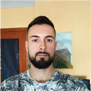 Doy clases particulares de español como L2. Tengo experiencia y hablo idiomas con los que puedo ayudarte a comprender el español