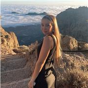 Joven de 25 años graduada en Derecho. Me encanta enseñar a los más pequeños.