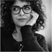 Ho un'ottima padronanza di linguaggio e mi piace insegnare la nostra lingua meravigliosa