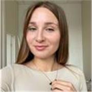 Insegnante di inglese con laurea in Pedagogia, 4 anni di esperienza e metodo CLT, offre lezioni online e in presenza a Roma. 