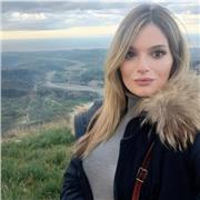 Insegnante di biologia e biochimica. Attualmente laureanda in biotecnologie mediche