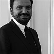 Avvocato Tributarista impartisce lezioni di diritto tributario