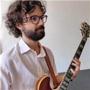 Lezioni private di chitarra in piccolo home studio, a domicilio e on-line