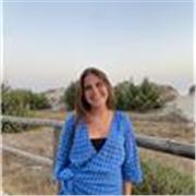 Profesora de apoyo escolar de inglés a alumnos de primaria o ESO. Estudio Magisterio y Pedagogía y tengo el Proficiency