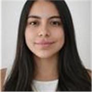 Soy una persona familiar, siempre soy la que cuida a los niños y les enseña juegos y canciones didácticas, más orientado al inglés