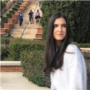 Maestra especializada en lenguas extranjeras ofrece clases de inglés para alumnos de diferentes niveles