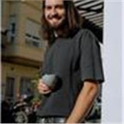 Profesor de marketing con más de 10 años de experiencia ofrece clases para todos los niveles. 