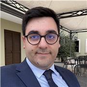 Laureato in Ingegneria presso Politecnico di Torino con il massimo dei voti, offre lezioni di Fisica