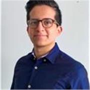 Deja de traducir en tu cabeza: empieza a pensar en inglés desde la primera clase