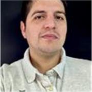 Ingeniero civil industrial con sólido conocimiento matematico