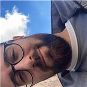 Maestro de Educación Primaria con Mención en Lengua Extranjera Inglés.