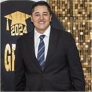 Maestro en inglés con maestría en Negocios Internacionales y experiencia en docencia del idioma a nivel nacional