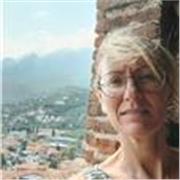 Ciao! Italiano?? Noo?? Nessun problema, ti insegno io!! Mettiti comodo, non dimenticare di aprire mente e cuore, ti aspetto!!