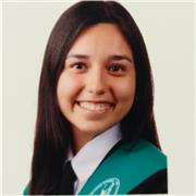 Profesora de apoyo escolar para niños y niñas con clases de manera presencial y online