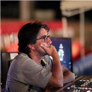 Sei alla ricerca di un insegnate appassionato e competente. Contattami e non ti pentirai. Esploreremo ed impareremo assieme!