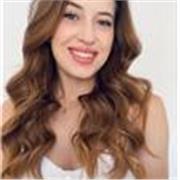 Bilingue e laureata in lingue e letterature straniere, offro lezioni di italiano online. 