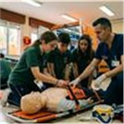 Instructor experto en Emergencias Sanitarias con amplia trayectoria operativa ofrece formación práctica e integral en teleformacio