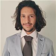 Docente di diritto ed economia offre ripetizioni a studenti universitari e delle spueriori a Verona