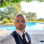 Cuisinier professionnel donne cours de cuisine et de pâtisserie