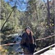 Trabajadora social, doy clases de refuerzo educativo a alumnos de primaria. 