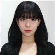 Profesora de dibujo inicial para todas las edades