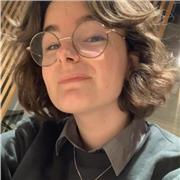 Professeure particulier qui peut enseigner les maths, le français, l’anglais, la physique et/ou la SVT à des élèves au collège