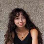 Profesora graduada en Lengua y Literatura Españolas con mención en Francés y experiencia docente