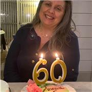 Sono un'appassionata insegnante di Cosenza e offro le mie competenze onlinea studenti di qualsiasi età. Insegno a scrivere sul web