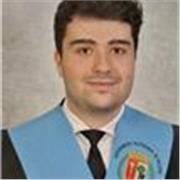 Graduado en Filología Hispánica y estudiante de Economía