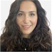 Laureata in Moda ed esperta in Visual Merchandiser offre lezioni nel campo del fashion, lingua inglese e lingua italiana