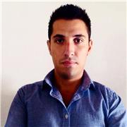 Dottore di ricerca in Filosofia, offre lezioni di Filosofia (antica, moderna e contemporanea)