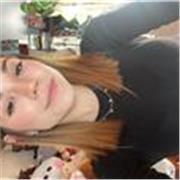 Studentessa universitaria di scienze del turismo offre lezioni e aiuto compiti di inglese