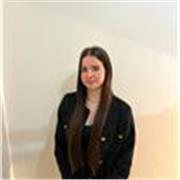 Alumna de bachillerato científico con nivel de B2 de Cambridge i actualmente cursando C1 con ganas de enseñar. 