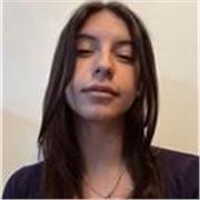 Studentessa universitaria in mediazione linguistica impartisce lezioni private di lingua inglese per studenti di elementari/medie