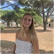 Je donne des cours particuliers en ligne pour primaire/ collège. Je peux aussi être polyvalente sur d’autres matières générales.