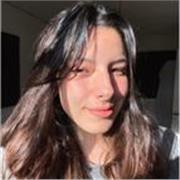 I am a patient and friendly English and Spanish tutor, focused on helping beginner and intermediate students improve their convers