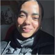 A día de hoy estudio un grado de economía en la universidad