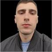 Offro un percorso personalizzato, mirato ai loro obiettivi specifici. Con il mio supporto costante, potrete migliorare rapidamente