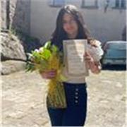 Cerchi una insegnante di ripetizioni giovane che entri in contatto con i ragazzi? Contattami per più informazioni.