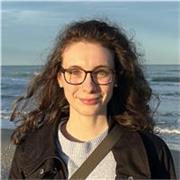 Laureata in Giurisprudenza, diplomata al Liceo Artistico. Lezioni di disegno tecnico a domicilio dirette ad acquisire autonomia