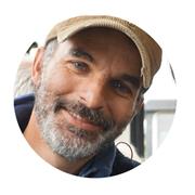 I’m an experienced animator, cartoonist and illustrator and I’m passionate about igniting children’s creativity.